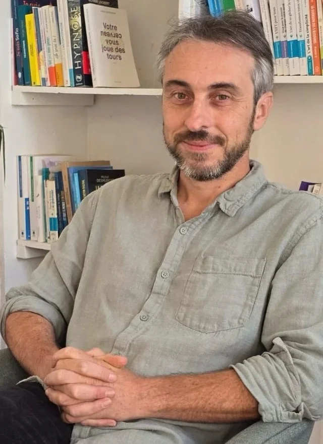Baptiste Martin dans son cabinet